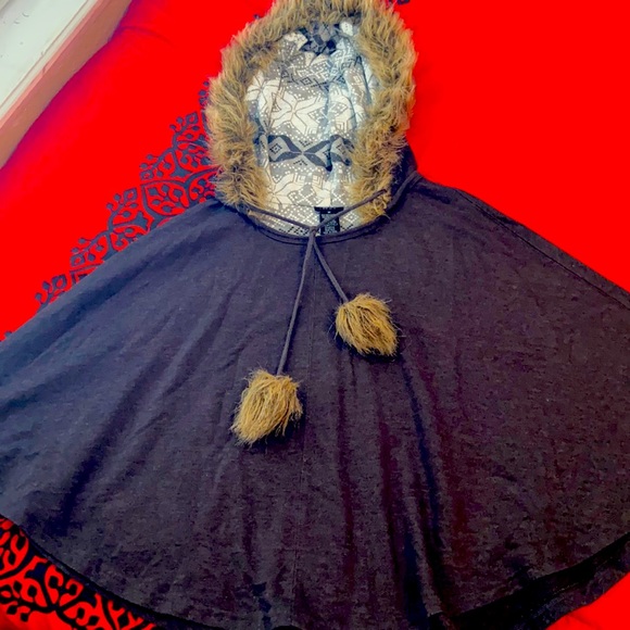 Cape - Picture 1 of 4